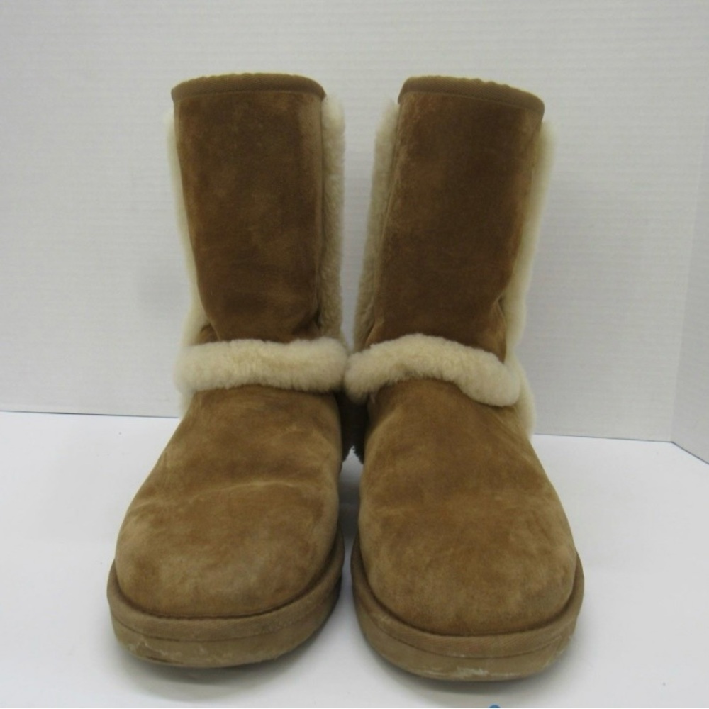 UGG Classic Chestnut Short Sheepskin Cuff Boots
